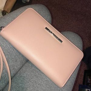 Steve Madden wristlet